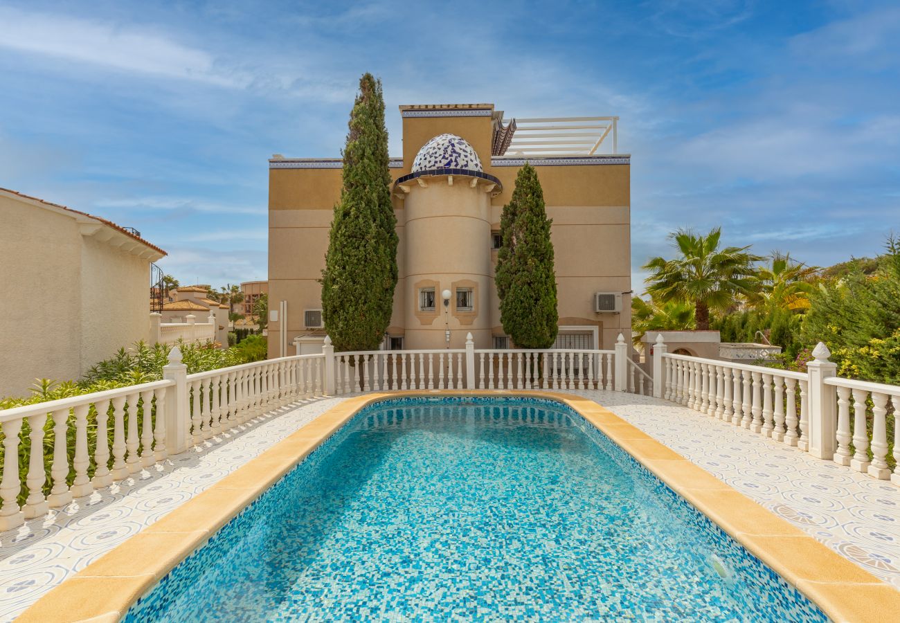 Villa en Orihuela Costa - Fidalsa Mediterranean Beachfront