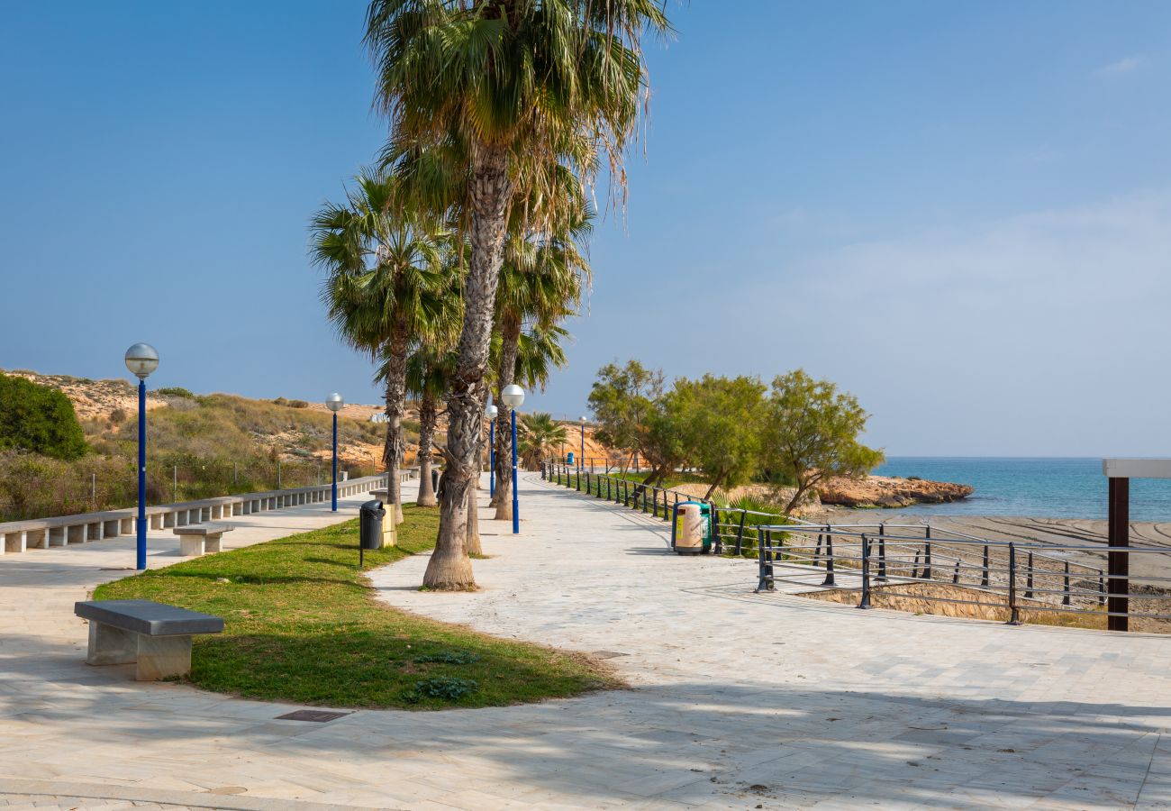 Villa en Orihuela Costa - Fidalsa Prime Mediterranean Beachfront