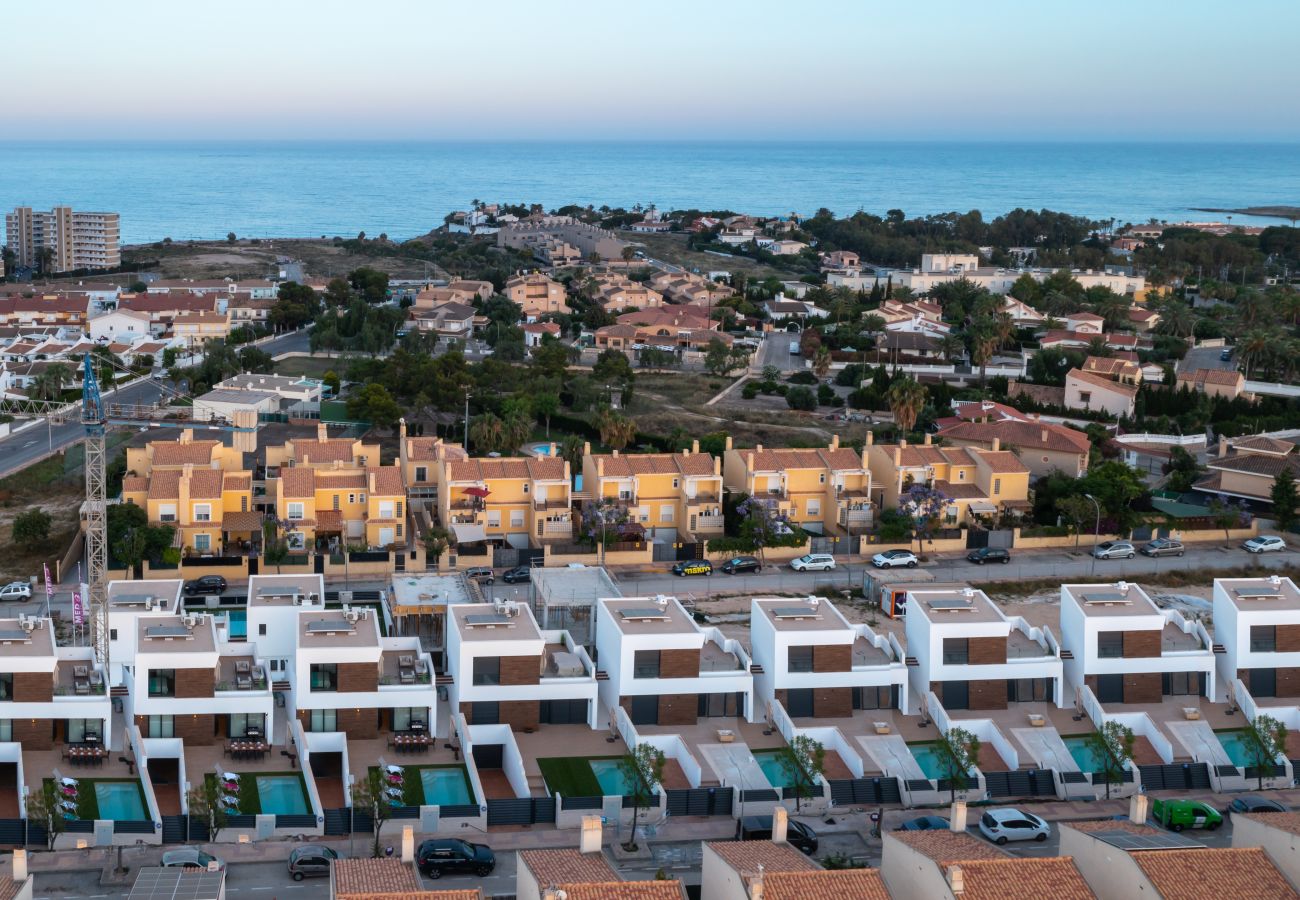 Villa en El Campello - Luxurious & Comfy ~ Close to Beaches ~ Pool ~ View