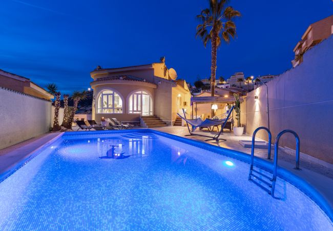 Villa con piscina privada en Alicante