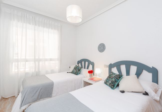 Apartamento en Guardamar - Delightful Retreat by Fidalsa