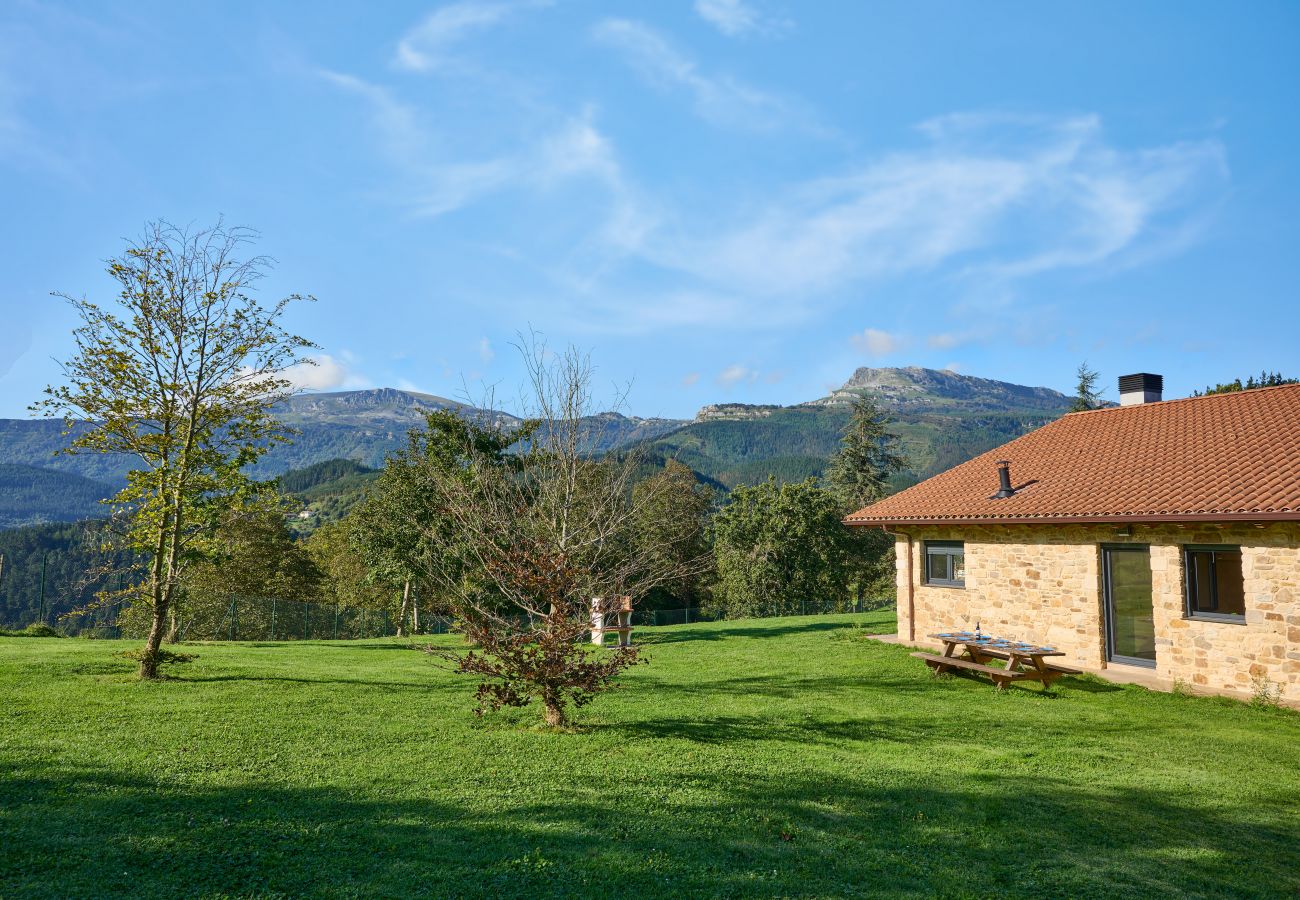 Villa en Zeanuri - Basque Haven by Fidalsa