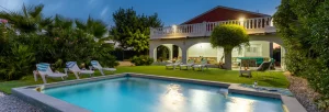 casas-vacacionales-piscina-Alicante