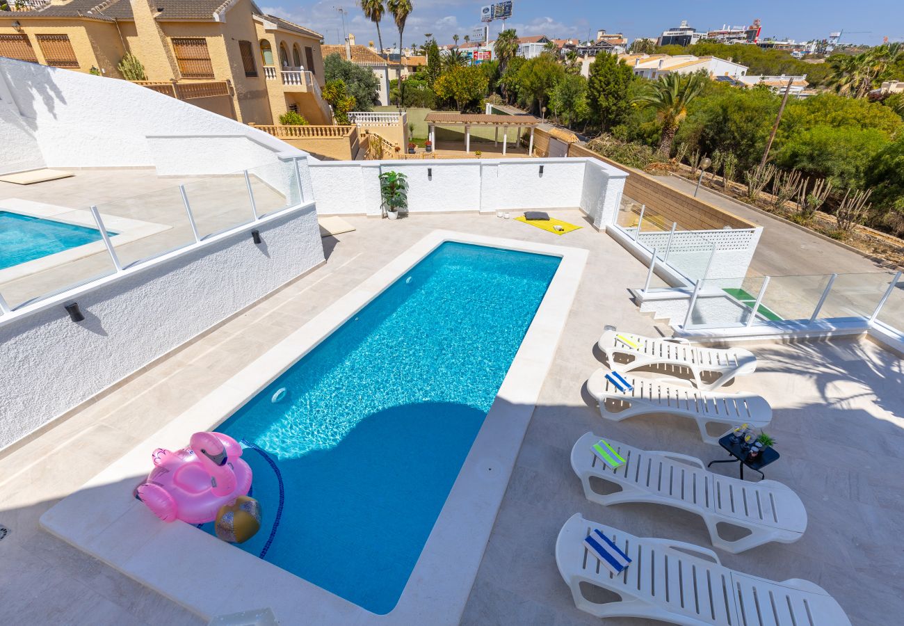 Villa in Orihuela Costa - Fidalsa Prime Mediterranean Beachfront