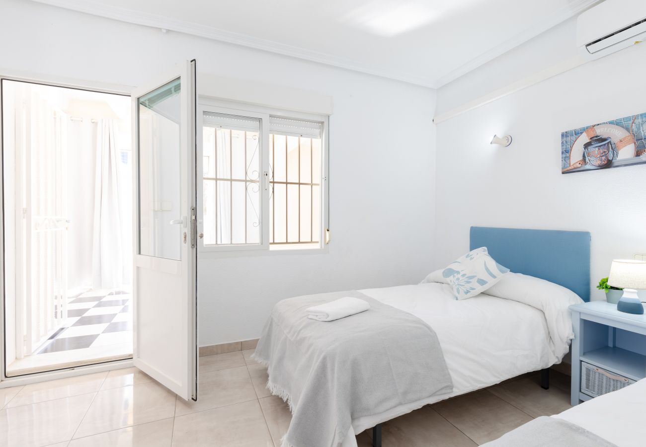 Villa in Orihuela Costa - Fidalsa Prime Mediterranean Beachfront