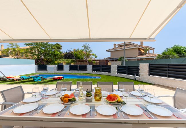 Villa in El Campello - Luxurious & Comfy by Fidalsa Villa in El Campello - Luxurious & Comfy by Fidalsa