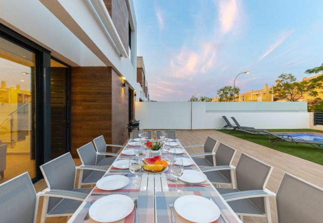 Villa in El Campello - Luxurious & Comfy by Fidalsa Villa in El Campello - Luxurious & Comfy by Fidalsa