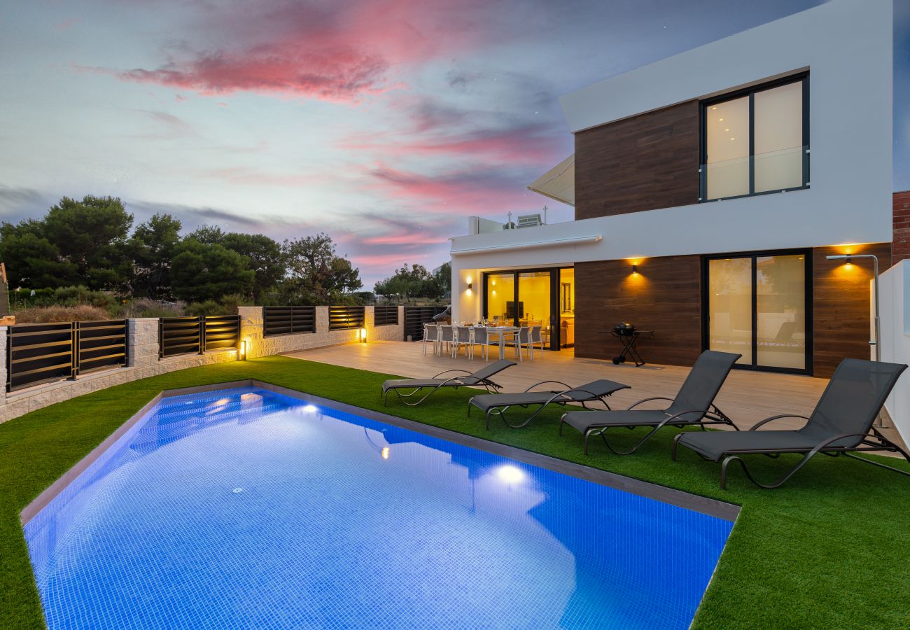 Villa in El Campello - Luxurious & Comfy by Fidalsa