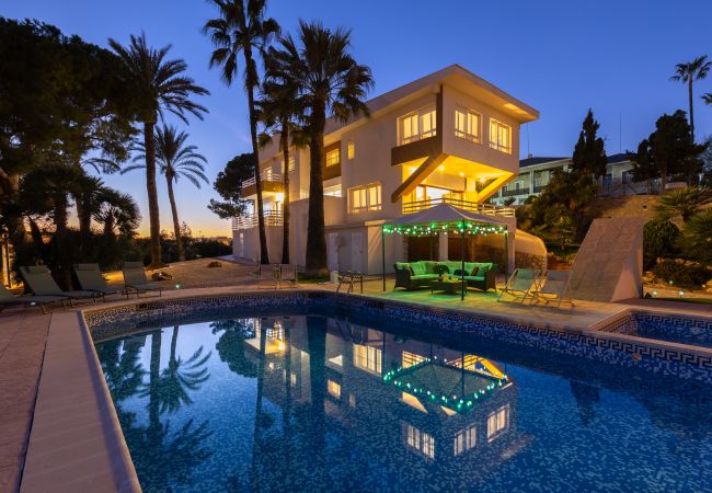 Villa in Alicante - Urban Elegance by Fidalsa Villa in Alicante - Urban Elegance by Fidalsa