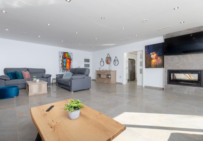 Villa in Almoradi - WaterWheel Villa by Fidalsa Villa in Almoradi - WaterWheel Villa by Fidalsa