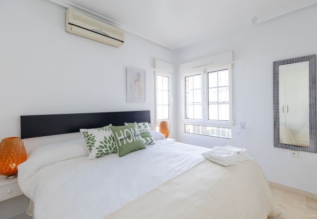 Villa in Orihuela Costa - Infinity Haven by Fidalsa Villa in Orihuela Costa - Infinity Haven by Fidalsa