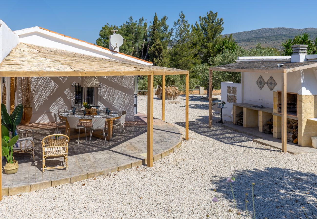 Villa in Ibi - Rustic Escape by Fidalsa