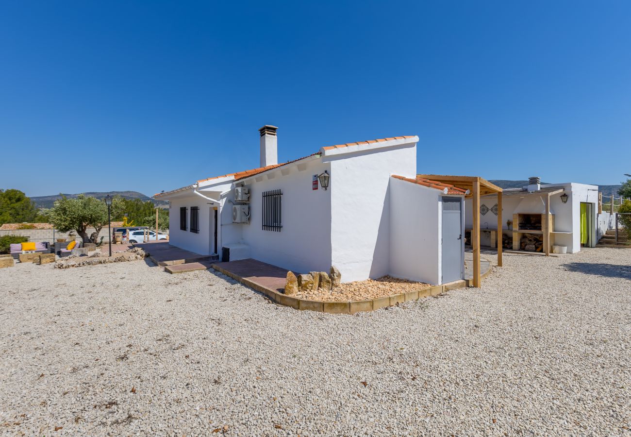 Villa in Ibi - Rustic Escape by Fidalsa