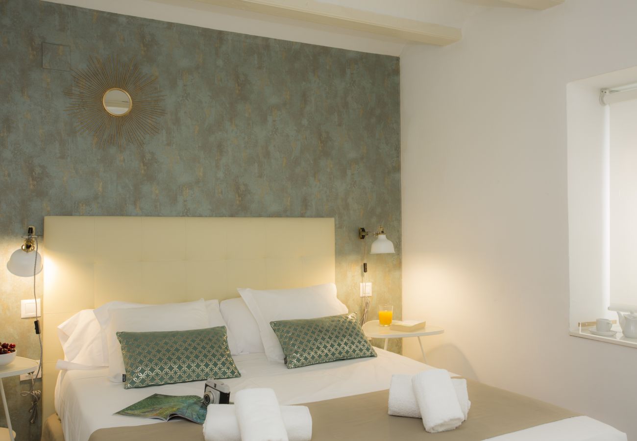Studio in Valencia / València - Botanico Room IV