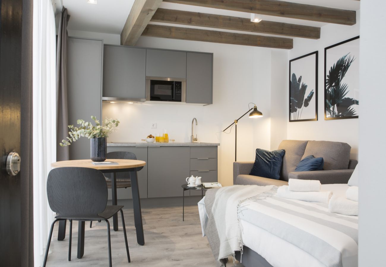 Studio in Valencia / València - Parque Central VI