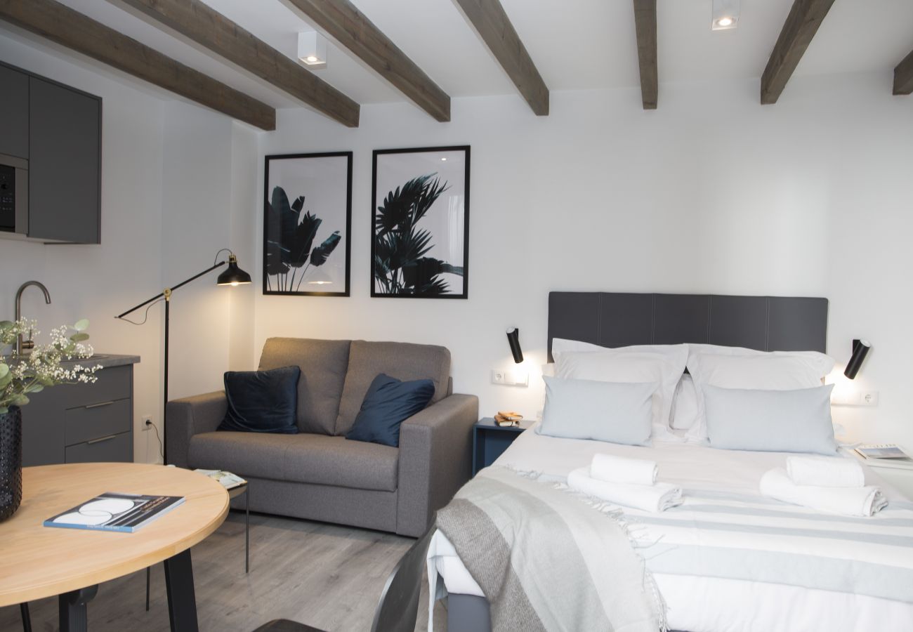 Studio in Valencia / València - Parque Central VI