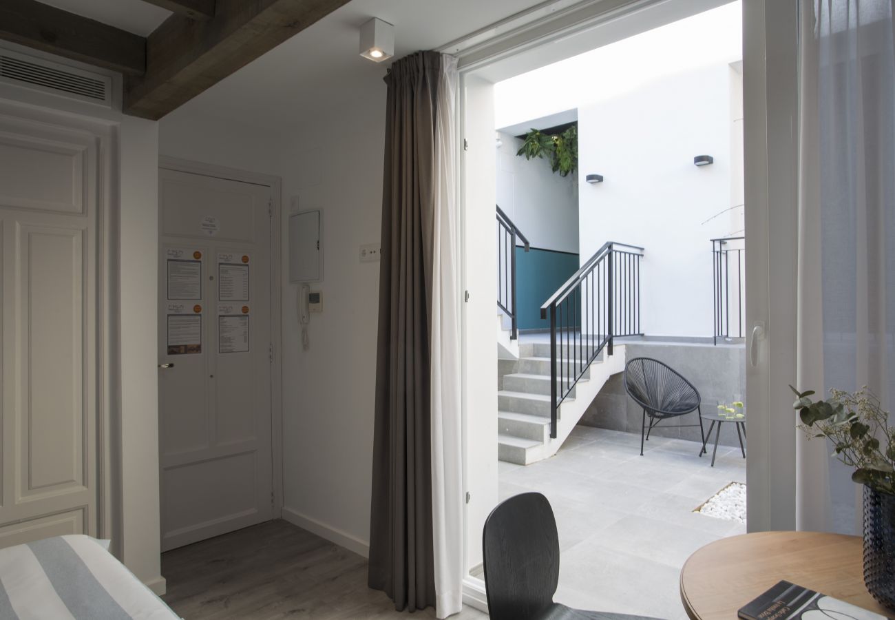 Studio in Valencia / València - Parque Central VI