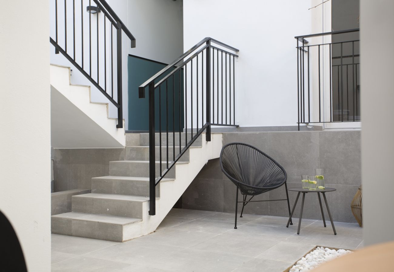 Studio in Valencia / València - Parque Central VI