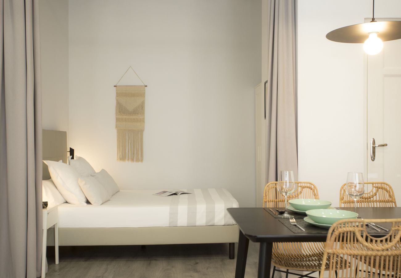 Studio in Valencia / València - Parque Central I