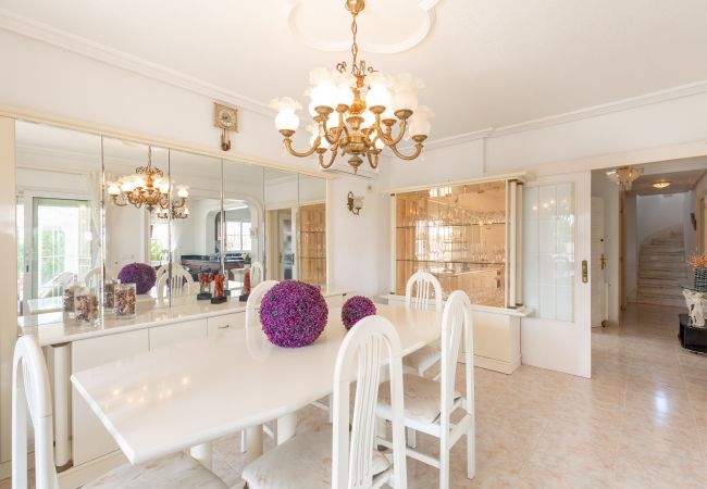 Villa in Orihuela Costa - Fidalsa Mediterranean Beachfront Villa in Orihuela Costa - Fidalsa Mediterranean Beachfront