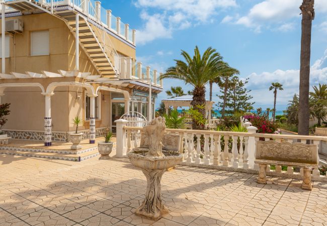Villa in Orihuela Costa - Fidalsa Mediterranean Beachfront Villa in Orihuela Costa - Fidalsa Mediterranean Beachfront