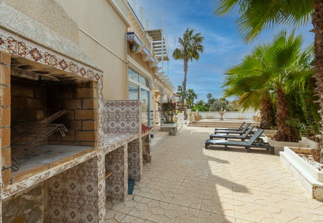 Villa in Orihuela Costa - Fidalsa Mediterranean Beachfront Villa in Orihuela Costa - Fidalsa Mediterranean Beachfront