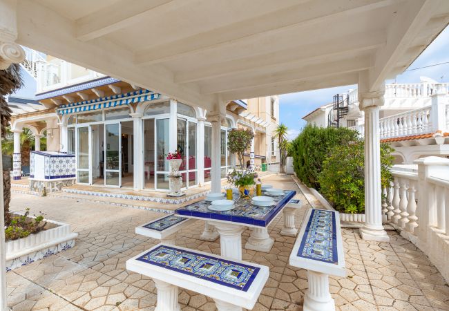 Villa in Orihuela Costa - Fidalsa Mediterranean Beachfront Villa in Orihuela Costa - Fidalsa Mediterranean Beachfront
