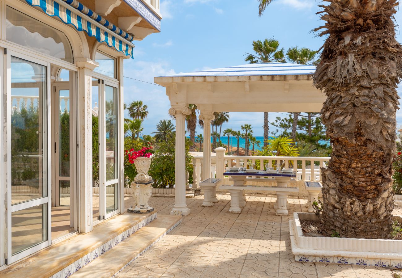 Villa in Orihuela Costa - Fidalsa Mediterranean Beachfront