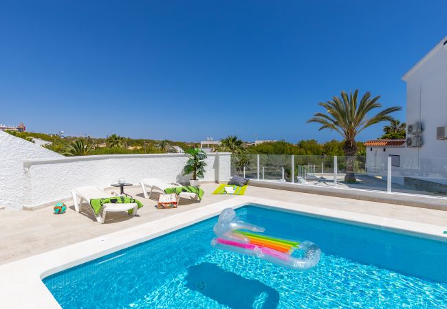 Villa in Orihuela Costa - Fidalsa Grand Mediterranean Beachfront Villa in Orihuela Costa - Fidalsa Grand Mediterranean Beachfront