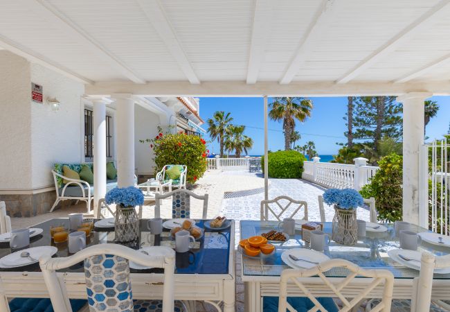 Villa in Orihuela Costa - Fidalsa Grand Mediterranean Beachfront Villa in Orihuela Costa - Fidalsa Grand Mediterranean Beachfront