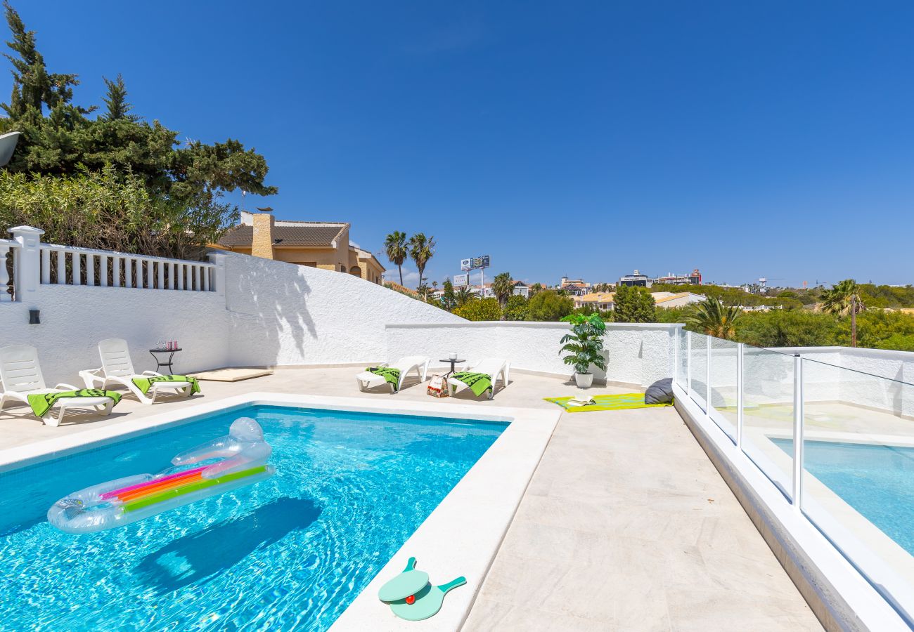 Villa in Orihuela Costa - Fidalsa Grand Mediterranean Beachfront