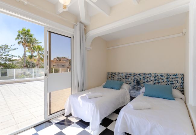 Villa in Orihuela Costa - Fidalsa Prime Mediterranean Beachfront Villa in Orihuela Costa - Fidalsa Prime Mediterranean Beachfront