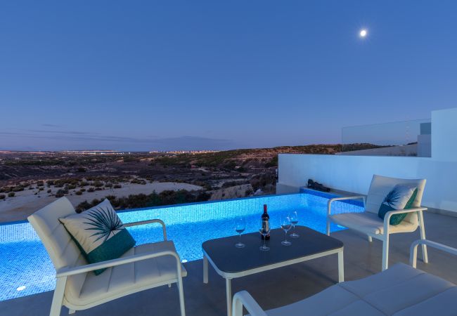 Villa in Alicante with private pool