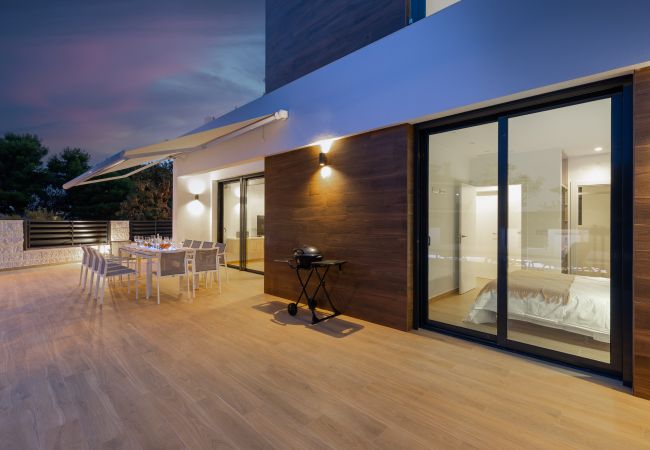Villa in El Campello - Luxurious & Comfy by Fidalsa Villa in El Campello - Luxurious & Comfy by Fidalsa