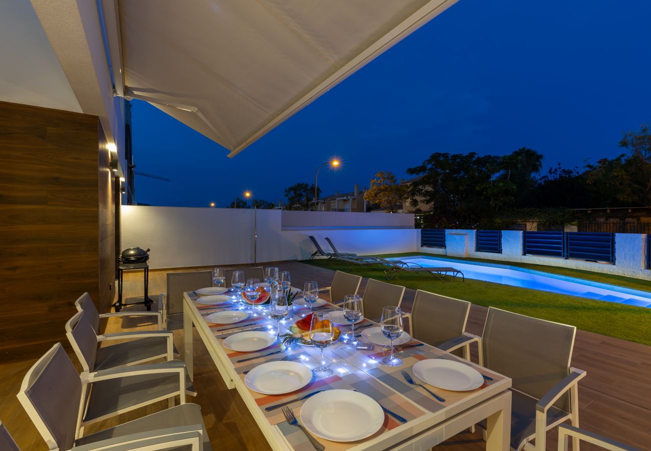 Villa in El Campello - Luxurious & Comfy by Fidalsa