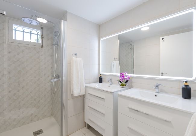 Villa in Alicante - The Urban Mansion by Fidalsa Villa in Alicante - The Urban Mansion by Fidalsa