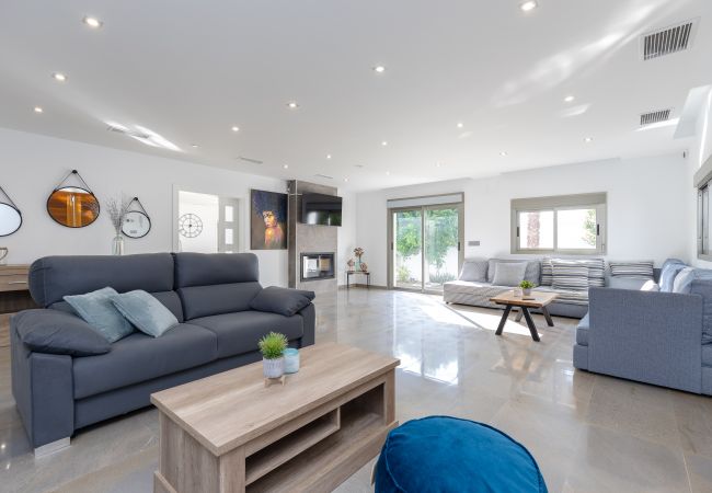 Villa in Almoradi - WaterWheel Villa by Fidalsa Villa in Almoradi - WaterWheel Villa by Fidalsa