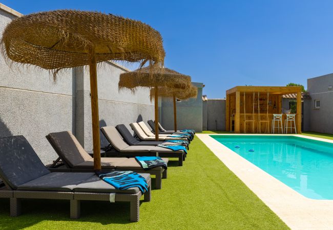 Villa in Almoradi - WaterWheel Villa by Fidalsa Villa in Almoradi - WaterWheel Villa by Fidalsa