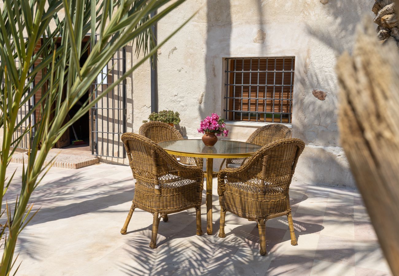 Villa in Elche - Historical Palms Villa by Fidalsa