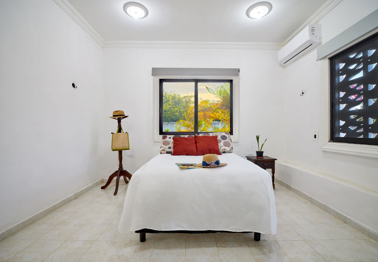 Villa in Progreso - Ocean Retreat by fidalsa