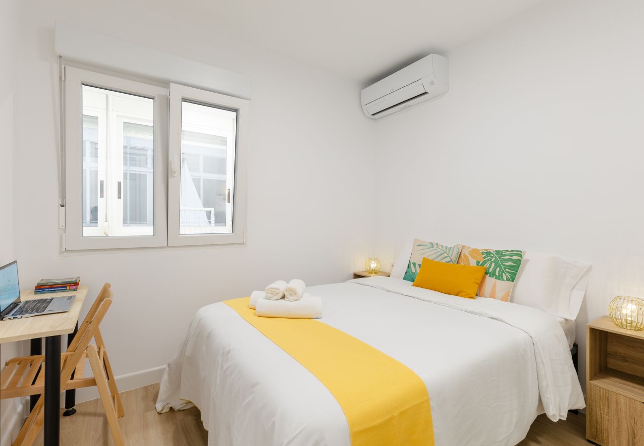 Apartment in Alicante / Alacant - City and Beach by Fidalsa