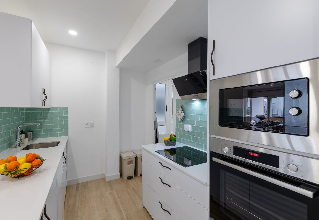 Apartment in Alicante / Alacant - City and Beach by Fidalsa