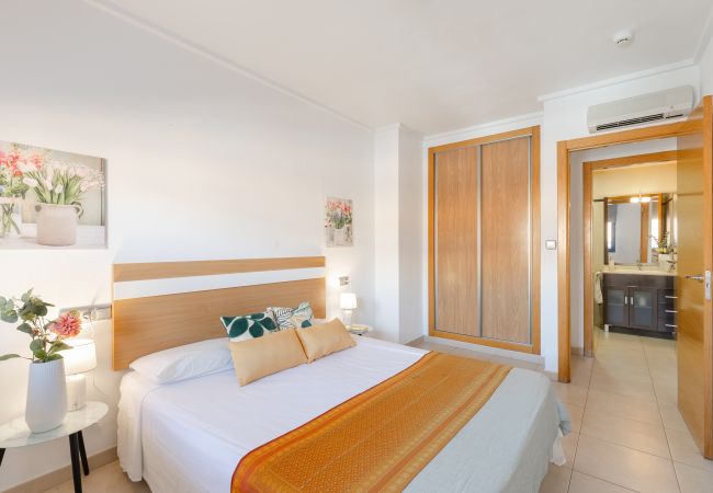 Апартаменты на Аликанте город / Alicante - Alicante Hills Larger 2 Bed Apartment