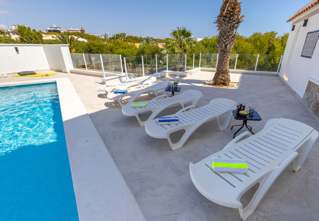 Вилла на Orihuela Costa - Fidalsa Prime Mediterranean Beachfront