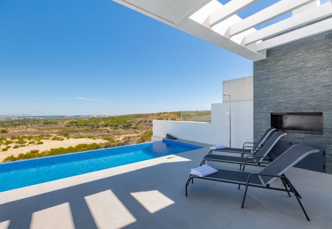 Вилла на Ciudad Quesada - Fidalsa 5 Stars Sea Views Вилла на Ciudad Quesada - Fidalsa 5 Stars Sea Views