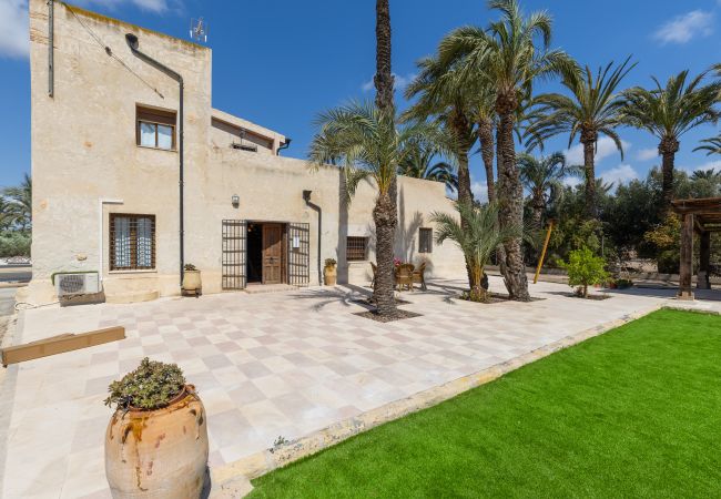 Вилла на Elche - Historical Palms Villa by Fidalsa Вилла на Elche - Historical Palms Villa by Fidalsa