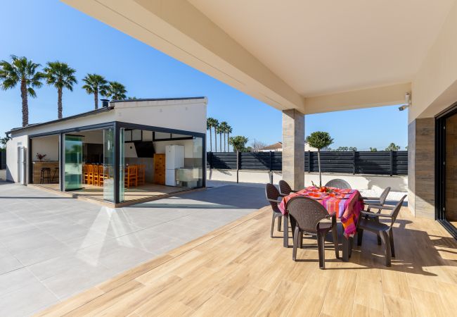 Вилла на Catral - Palm Breeze Villa by Fidalsa Вилла на Catral - Palm Breeze Villa by Fidalsa