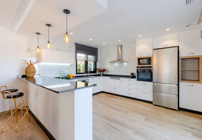 Вилла на Catral - Palm Breeze Villa by Fidalsa Вилла на Catral - Palm Breeze Villa by Fidalsa