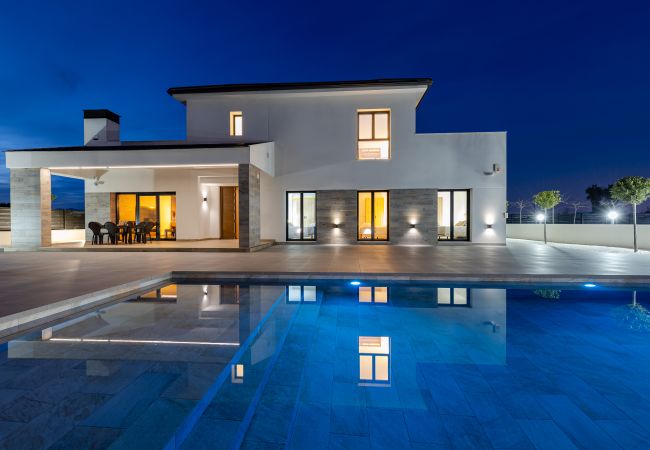 Вилла на Catral - Palm Breeze Villa by Fidalsa Вилла на Catral - Palm Breeze Villa by Fidalsa