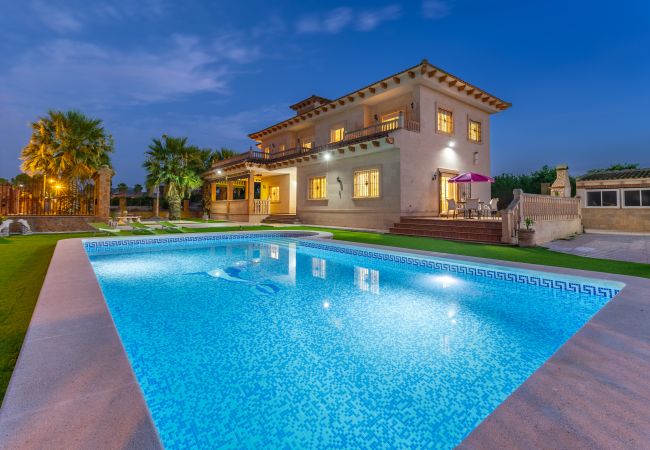 на Jacarilla - Fields & Beachside Villa by Fidalsa
